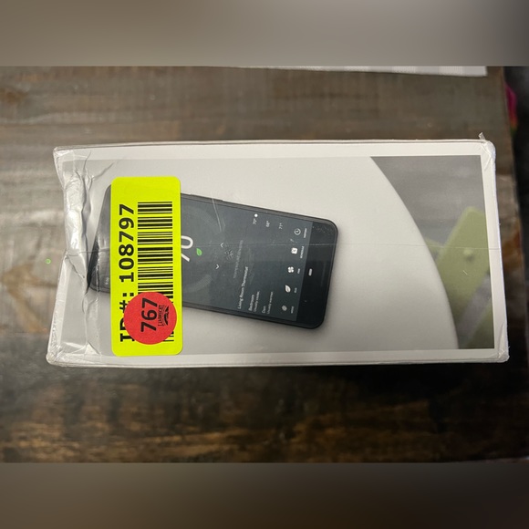 Google Nest Learning Thermostat & 2 Nest Thermostat Sensors - Picture 5 of 5